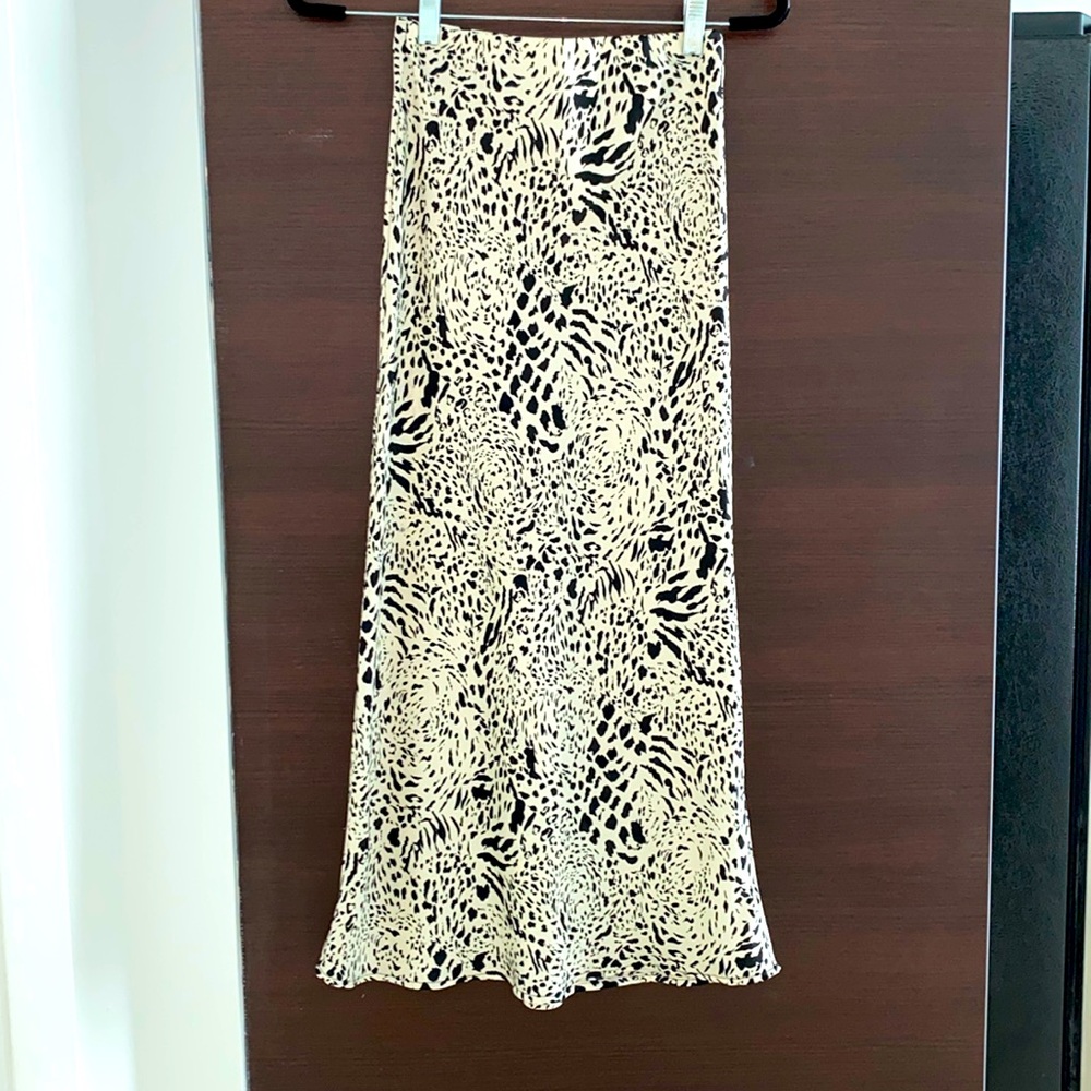 Midi skirt